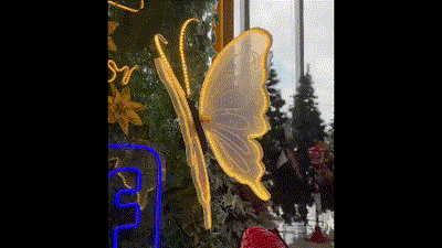 Borboleta Natalina com Movimento e LED - 40 cm