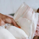 Escolher fraldas para bebês: tipos, tamanhos e materiais